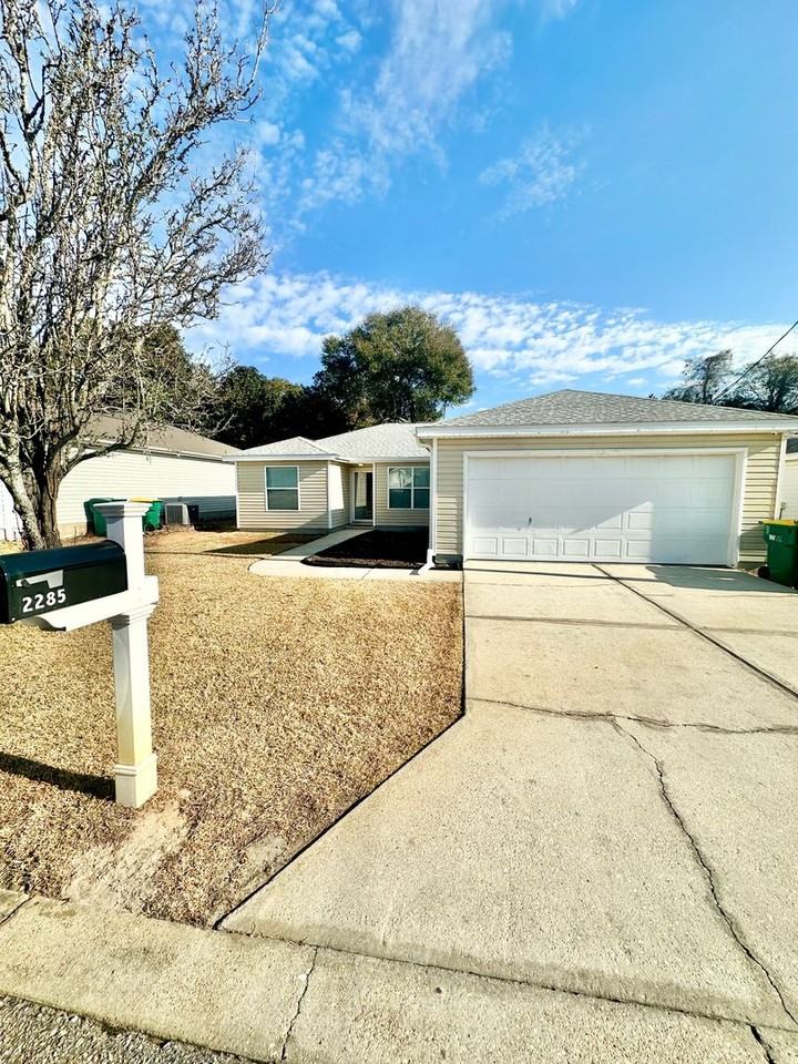 2285 Harlan Ave - Photo 2 of 50