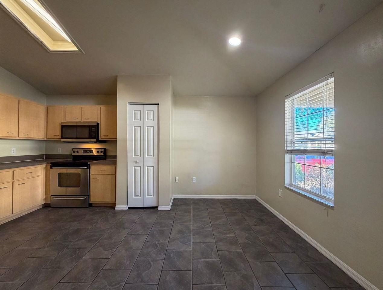 2131 Nw 52nd Pl - Photo 2 of 34