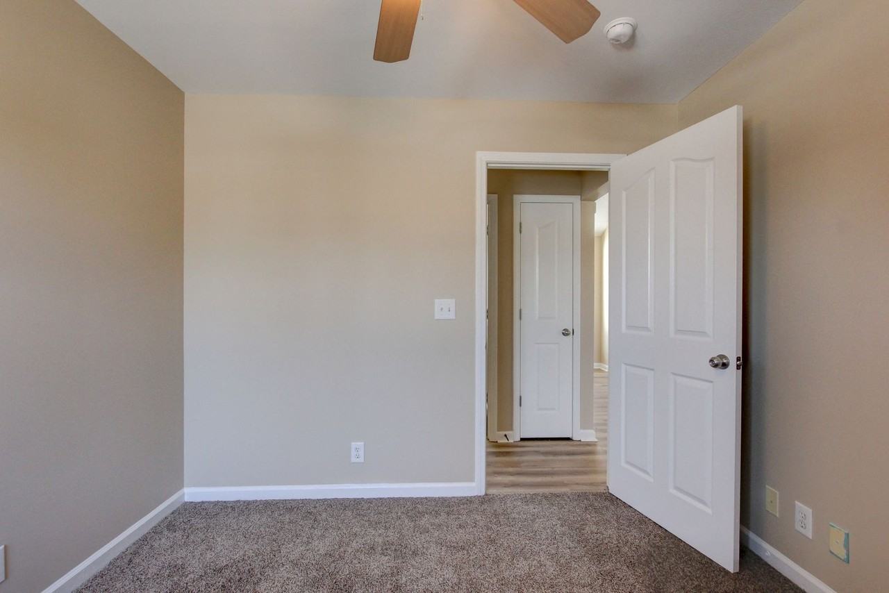 1046 Red Apple Ct - Photo 7 of 50