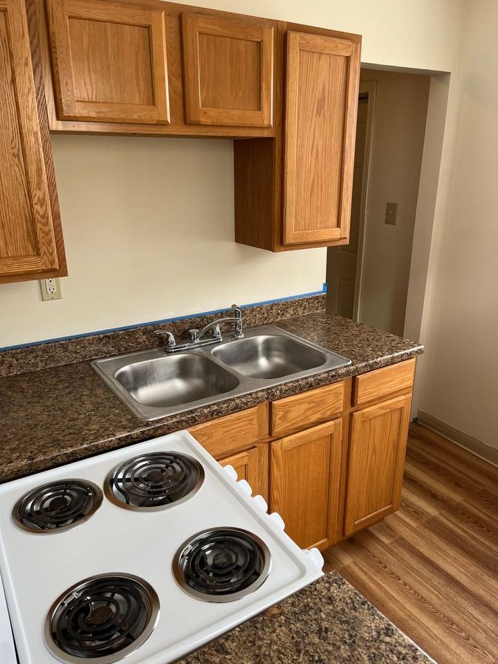 1587 Martha Ave - Photo 2 of 8