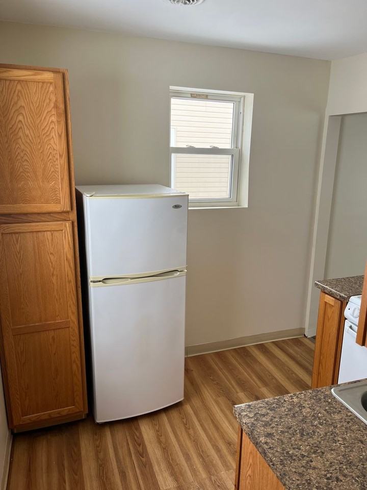 1587 Martha Ave - Photo 3 of 8