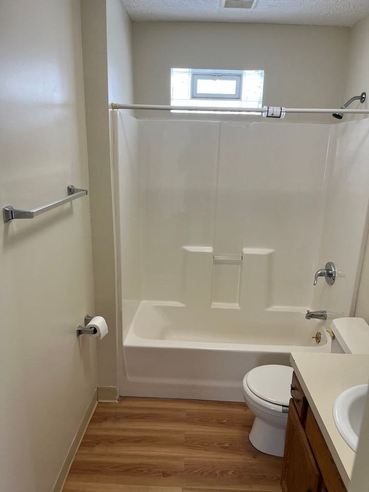 1587 Martha Ave - Photo 4 of 8