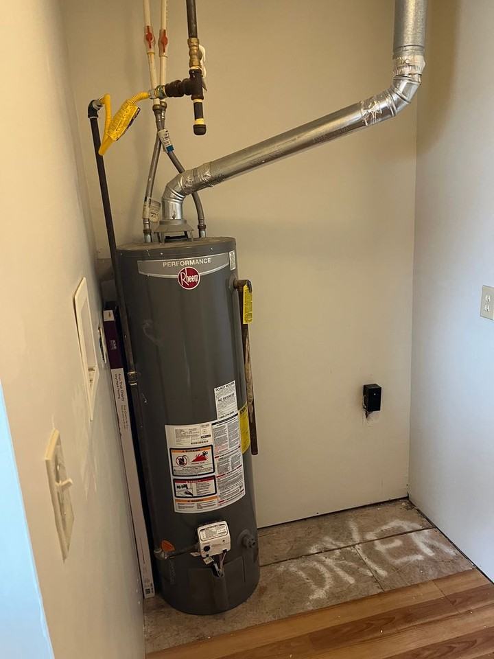 1587 Martha Ave - Photo 7 of 8