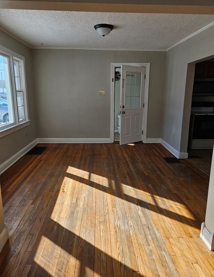 2789 Charlestown Rd - Photo 4 of 14