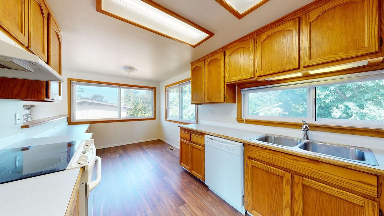 812 S 235th Pl - Photo 7 of 38