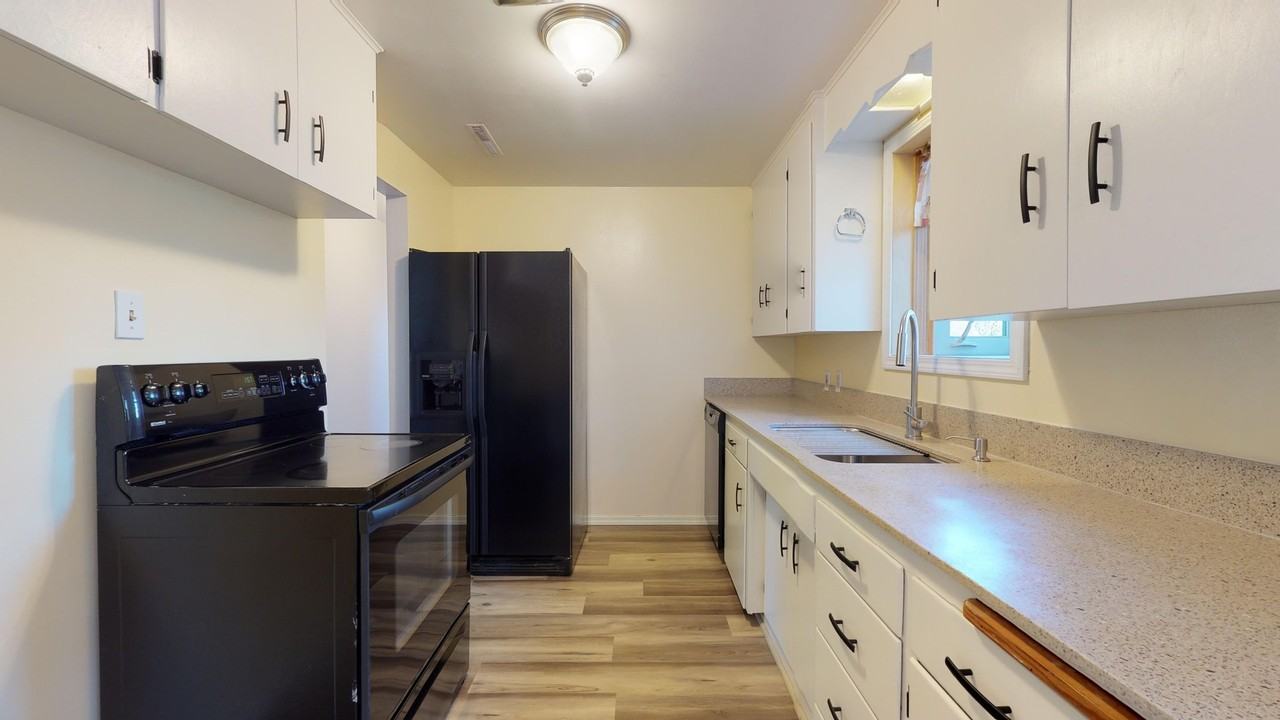 17016 40th Ave S - Photo 7 of 18