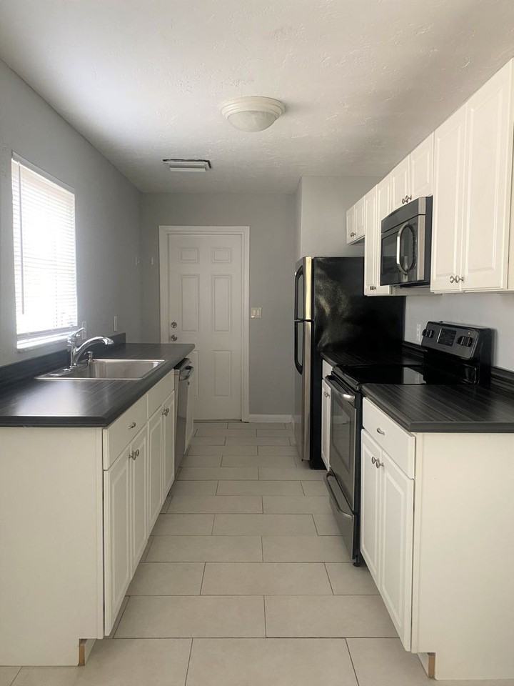 5219 17th Ave S - Photo 3 of 13