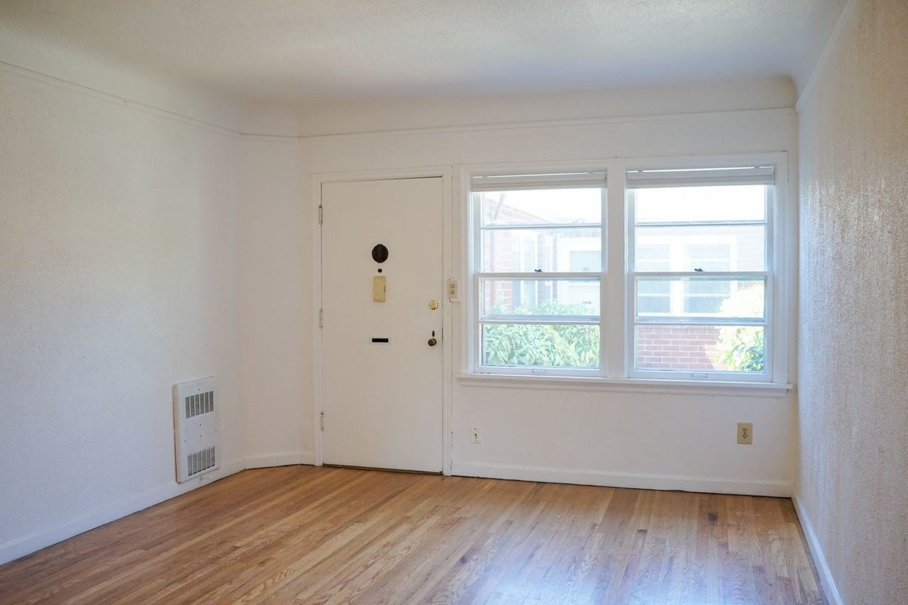 1632 Ne Prescott St #2 - Photo 2 of 9