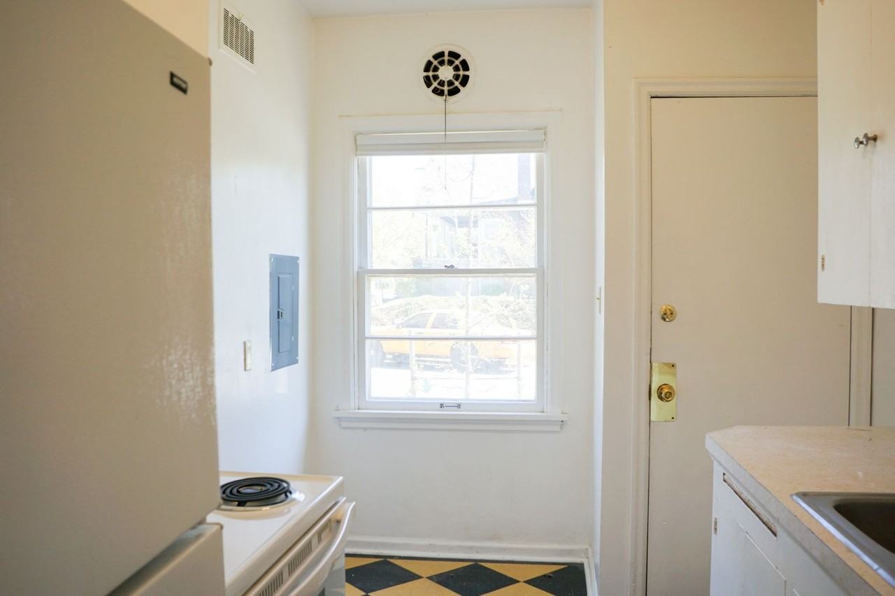 1632 Ne Prescott St #2 - Photo 6 of 9