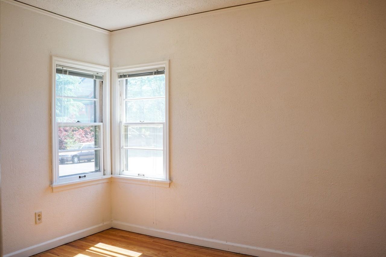 1632 Ne Prescott St #2 - Photo 7 of 9