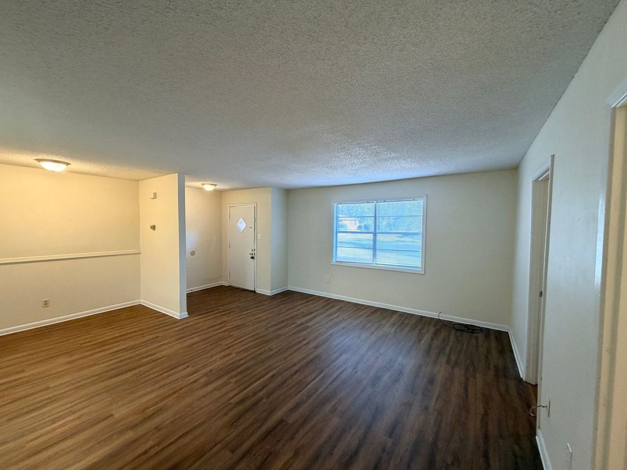 104 Lankford Cir - Photo 3 of 12