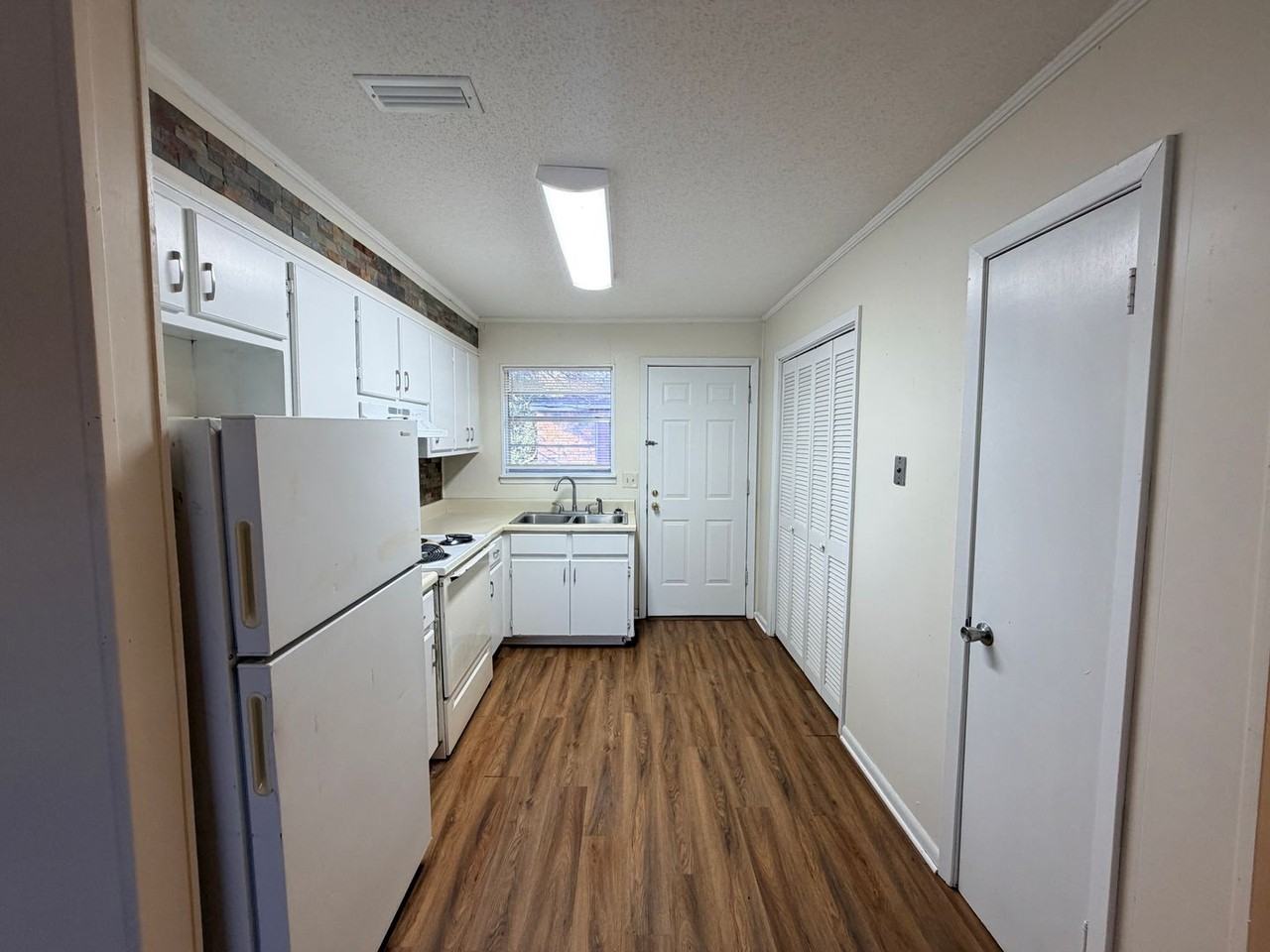 104 Lankford Cir - Photo 6 of 12