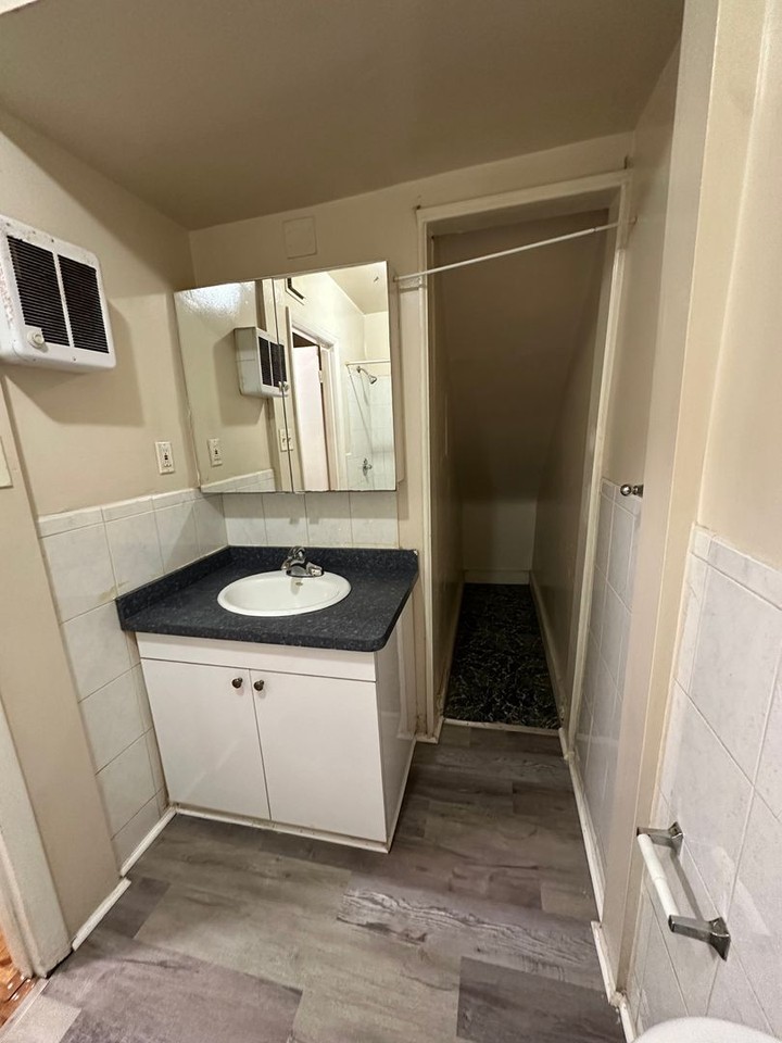 138 N 8th Street - Photo 3 of 18