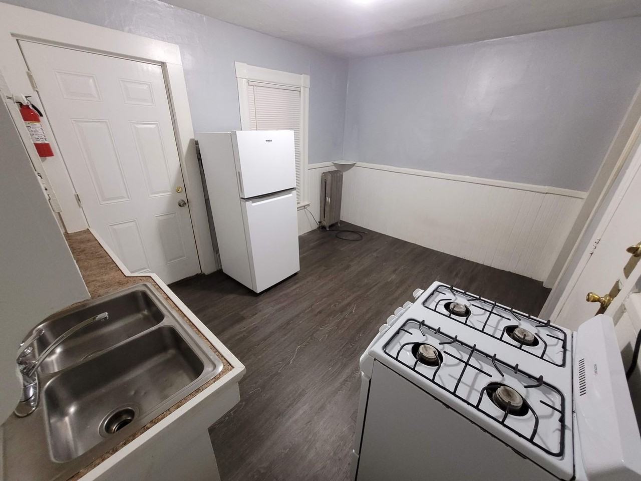 1297 Elm St #21 - Photo 6 of 10