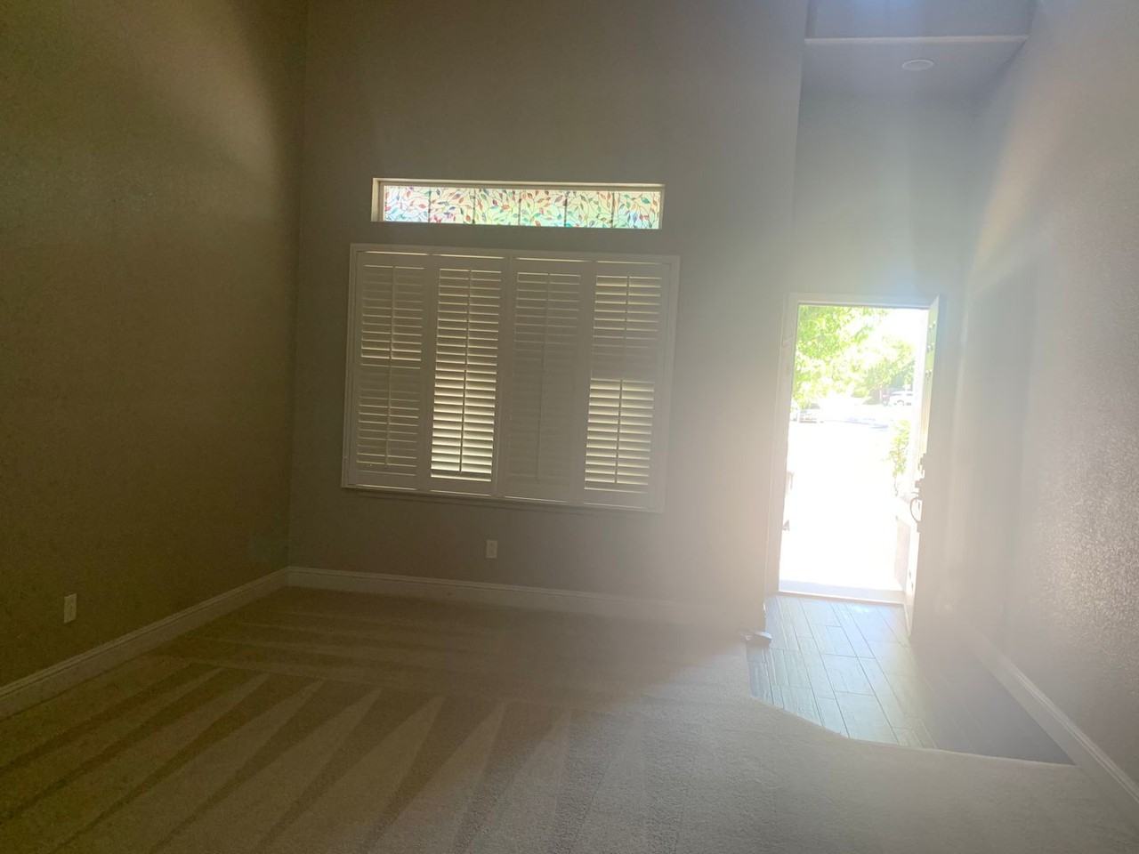 2537 Shorey Way - Photo 4 of 9