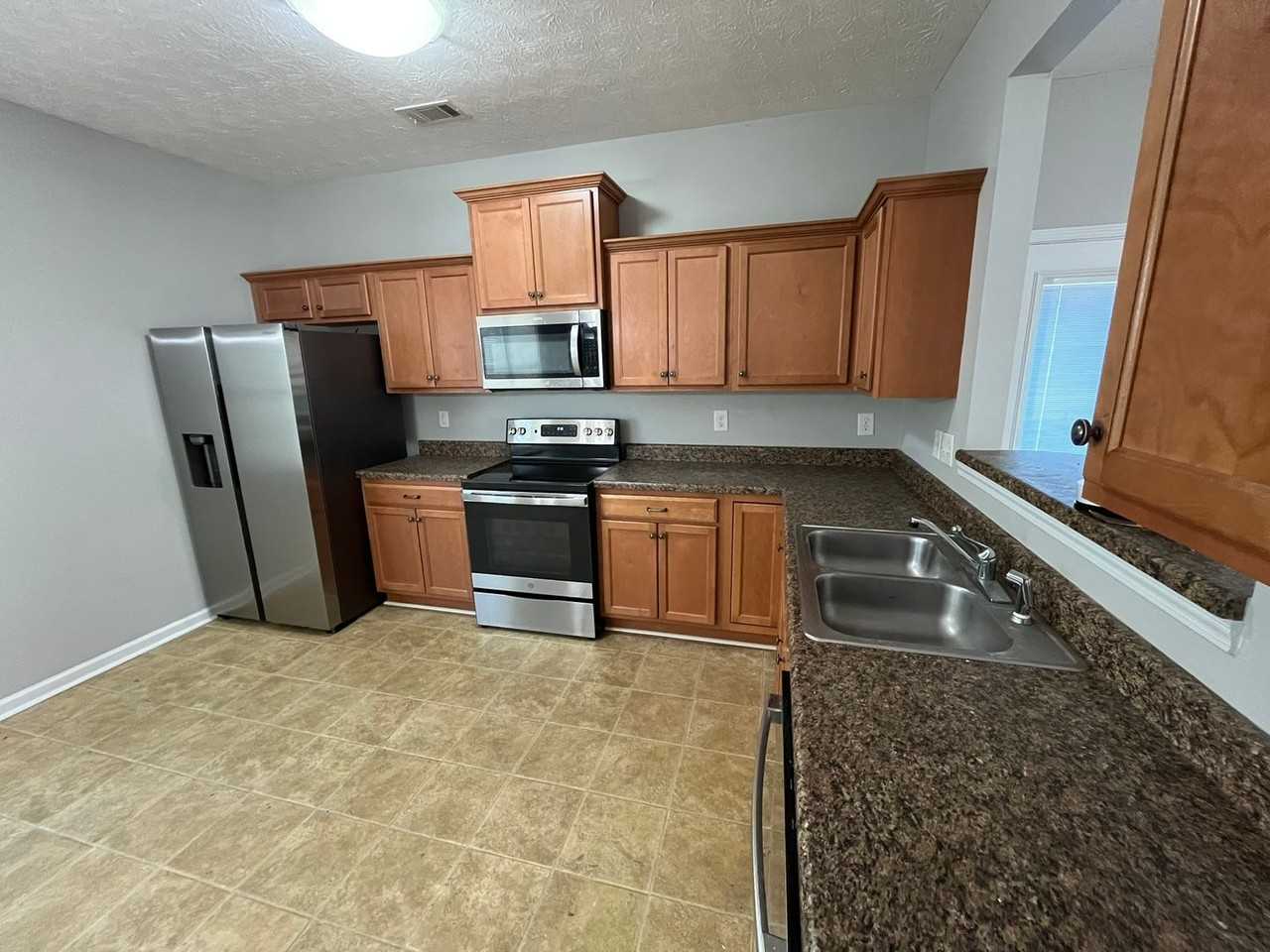 410 26th Ct - Photo 4 of 32