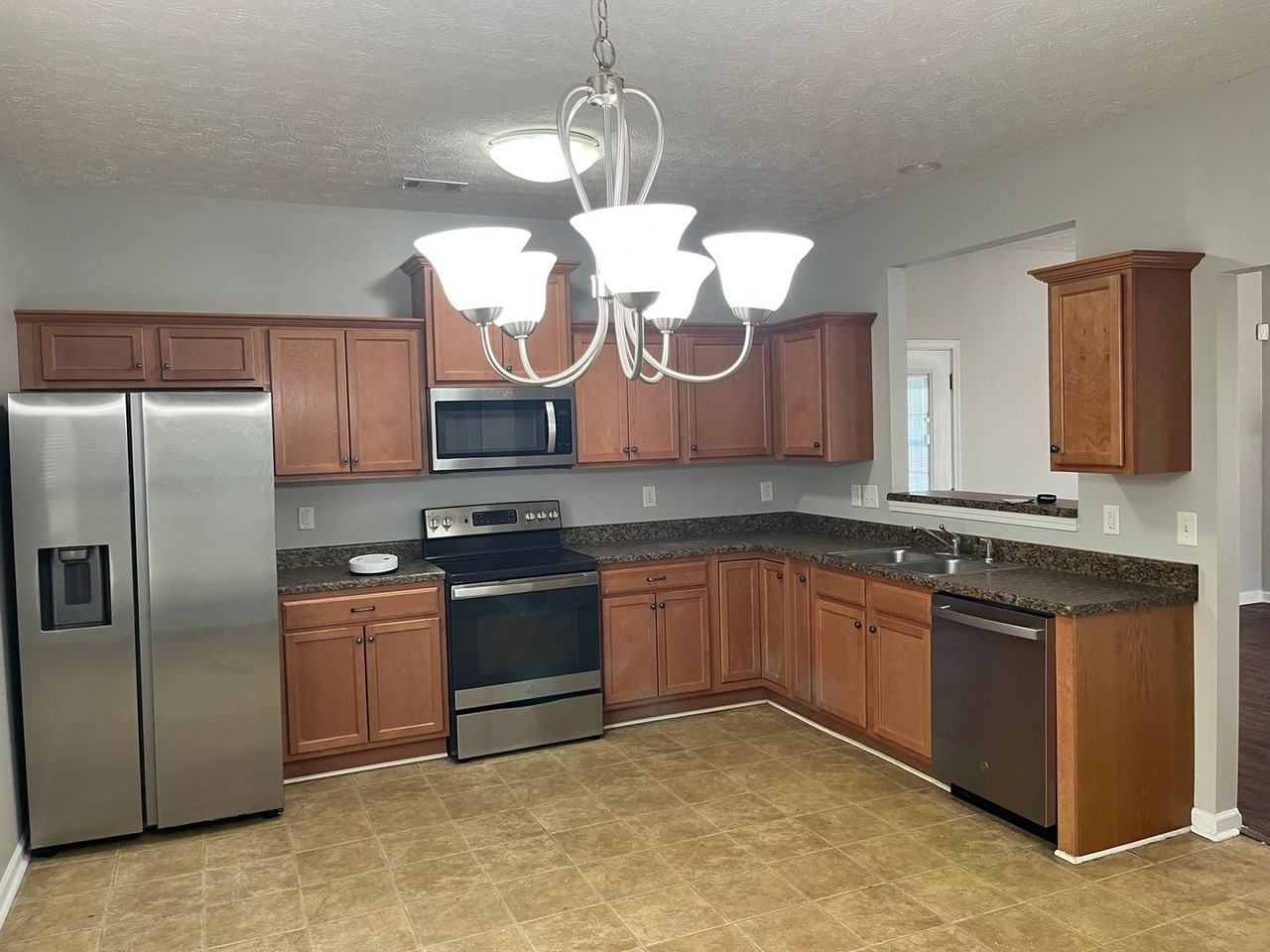 410 26th Ct - Photo 6 of 32