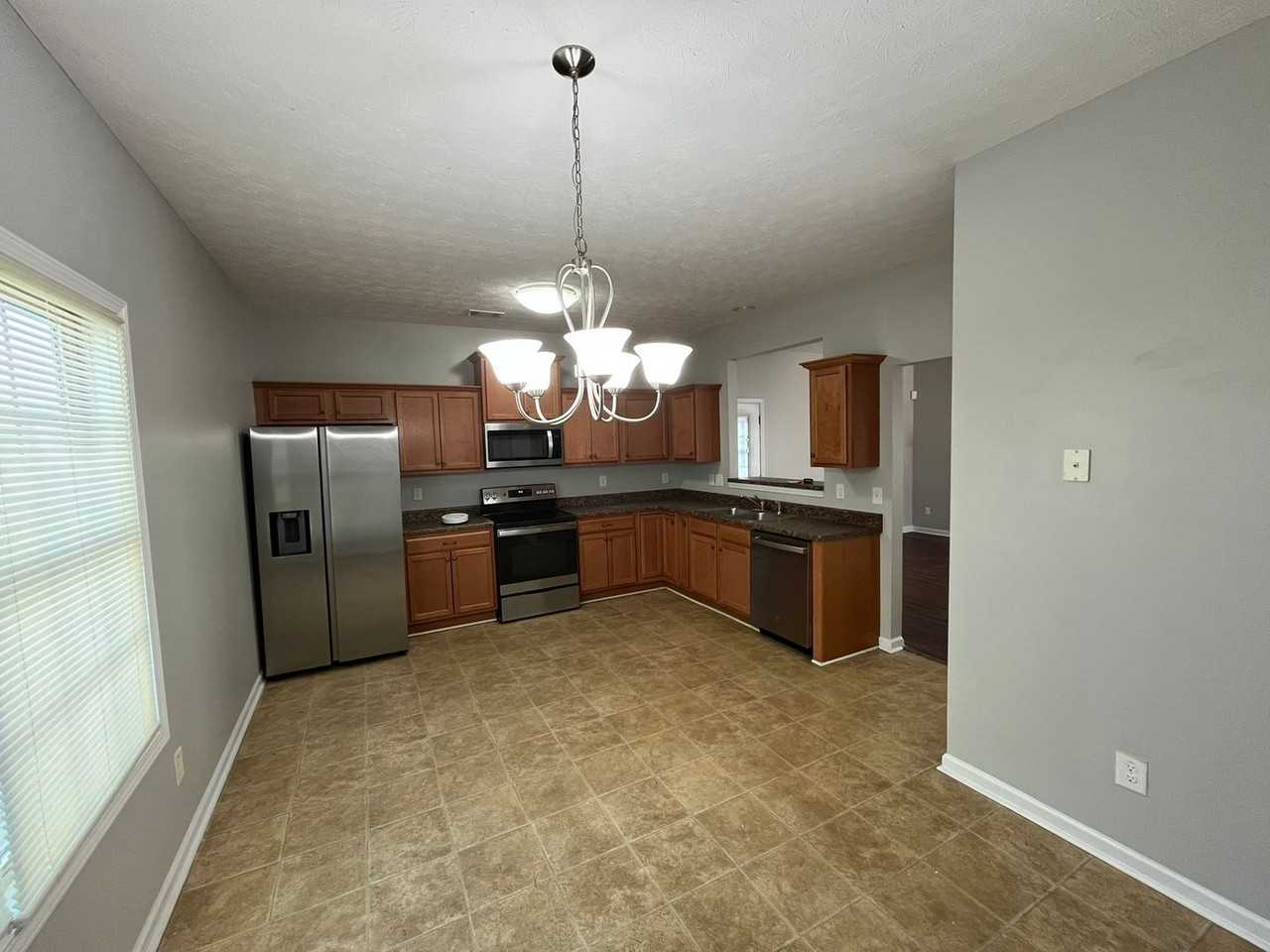 410 26th Ct - Photo 7 of 32