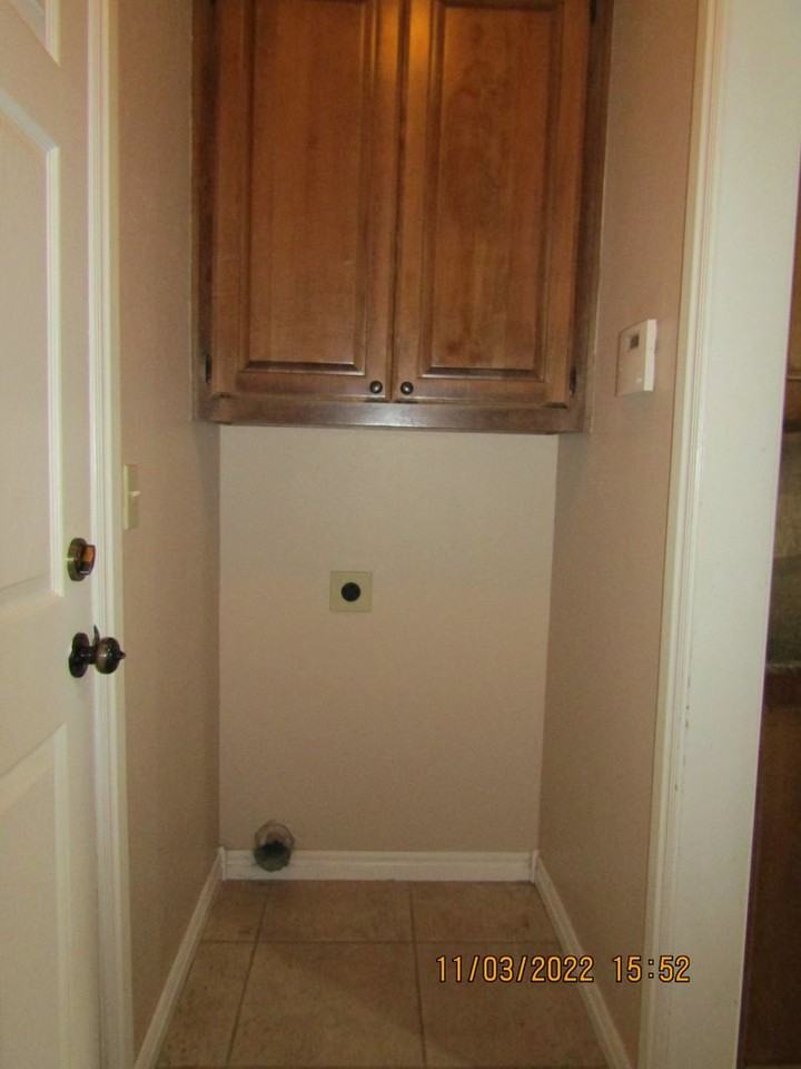 5422 Nw King Richard Ave - Photo 5 of 35