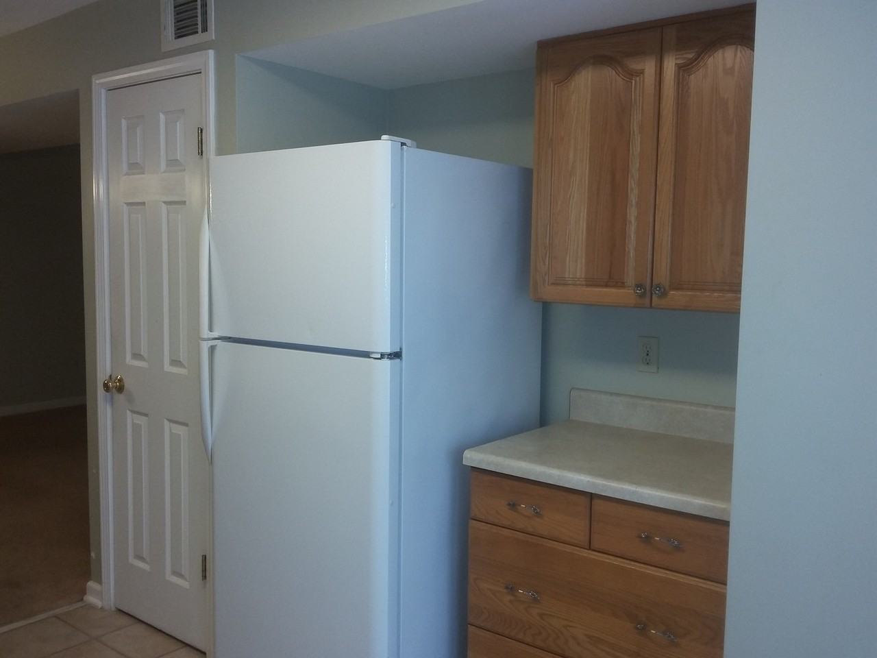 1514 Oakridge Ct - Photo 5 of 17