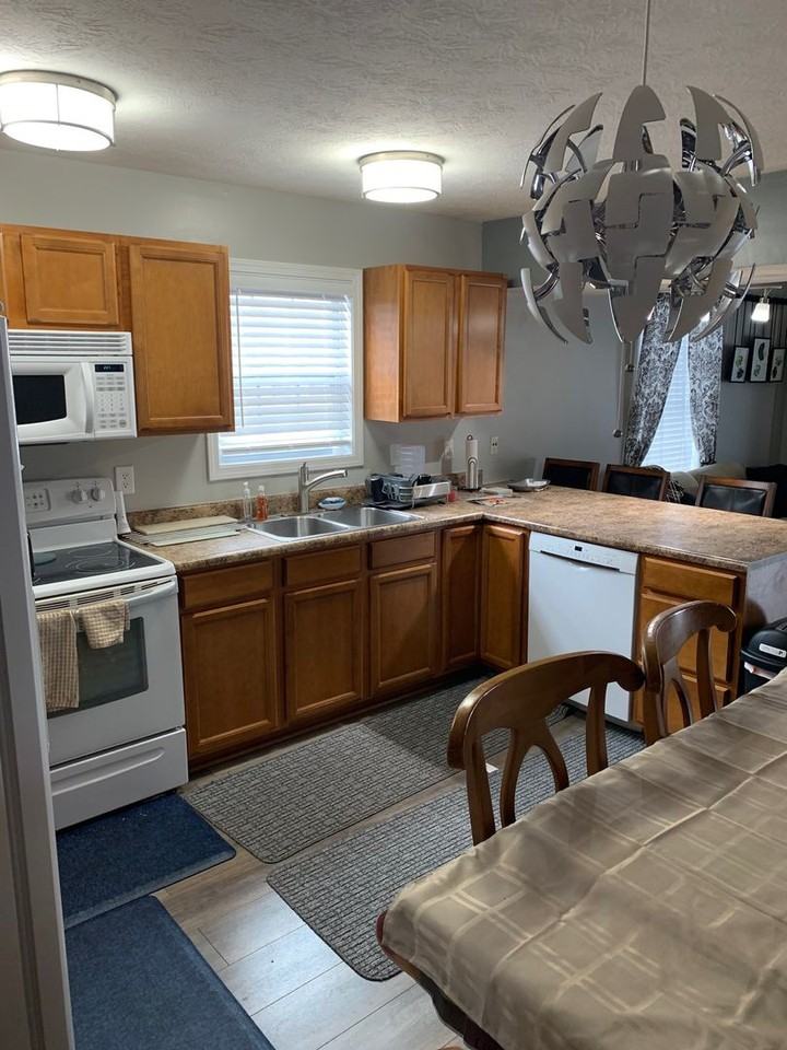 2453 S Woolery Mill Dr - Photo 5 of 13