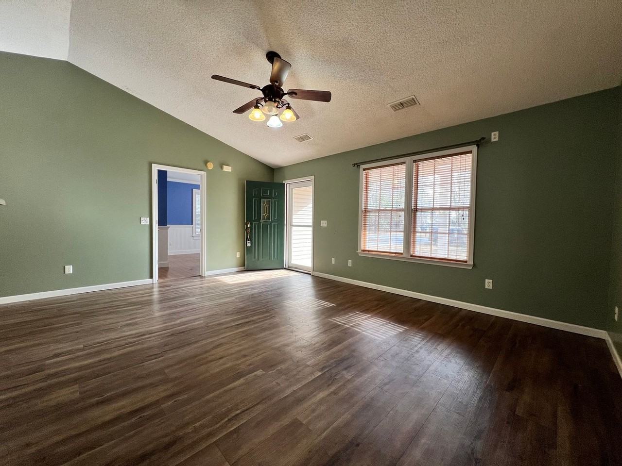 454 Lake Dr - Photo 7 of 40