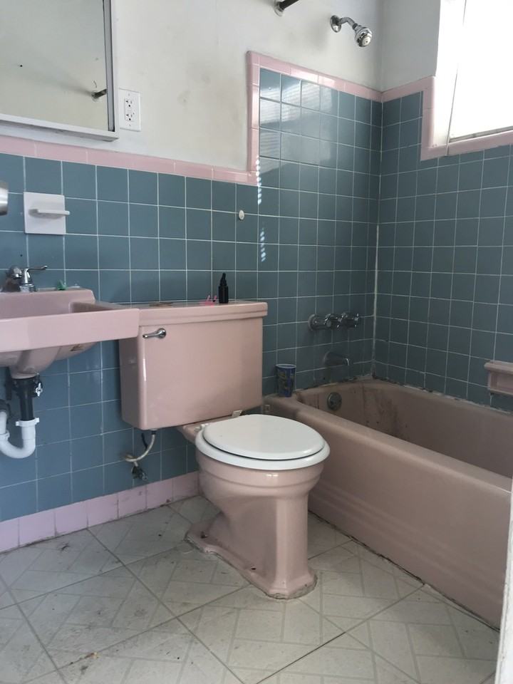 692 Sw 7th Ter - Photo 4 of 9