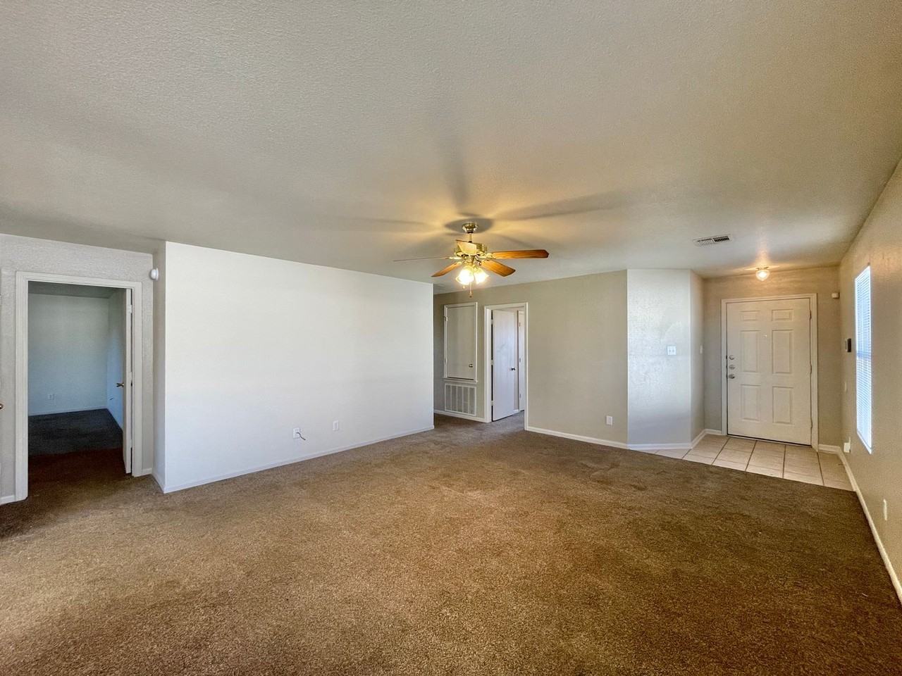 3006 Blackburn Dr - Photo 3 of 22