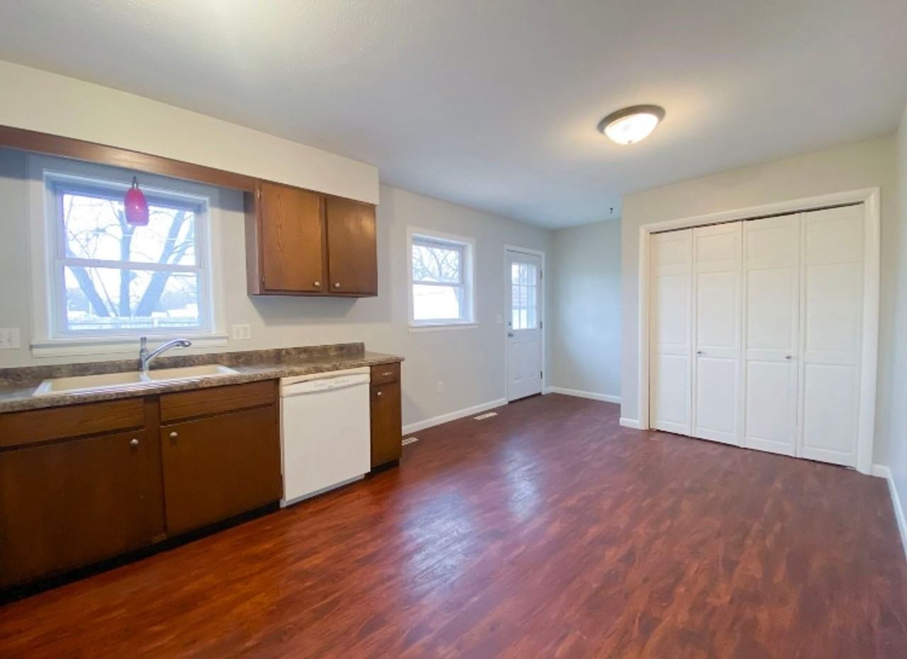 2110 Spain Dr - Photo 6 of 12