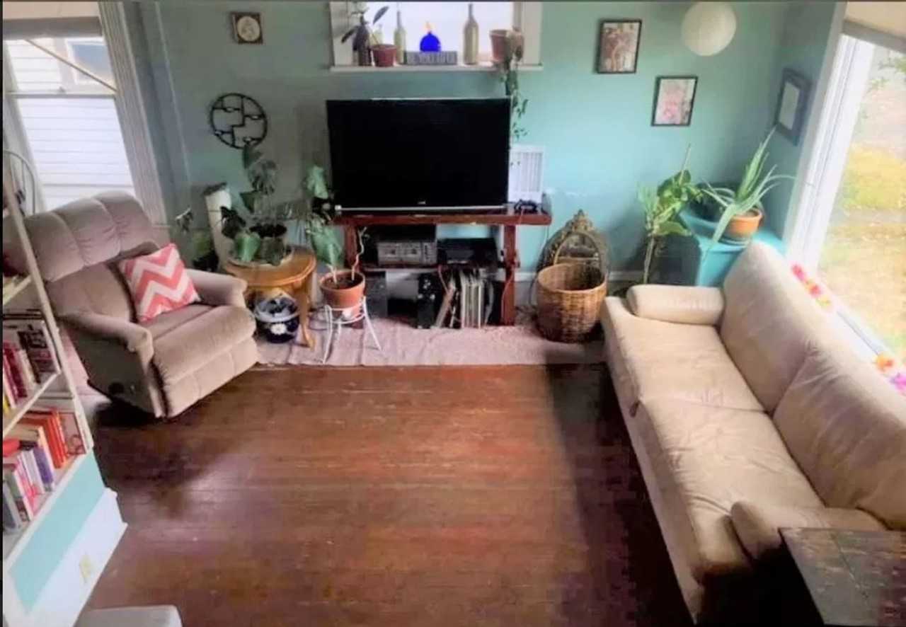 614 E Myrtle St - Photo 2 of 9