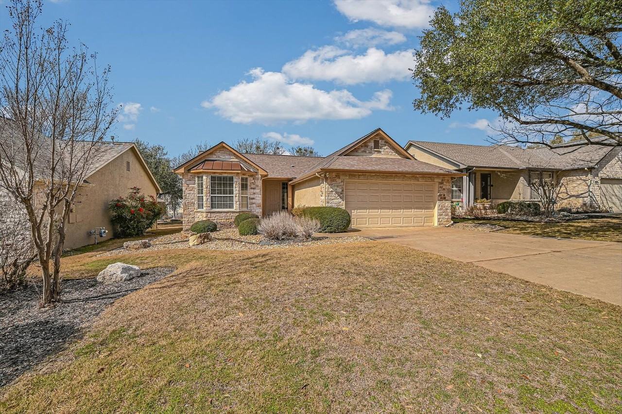 117 Larkspur Ln - Photo 2 of 37