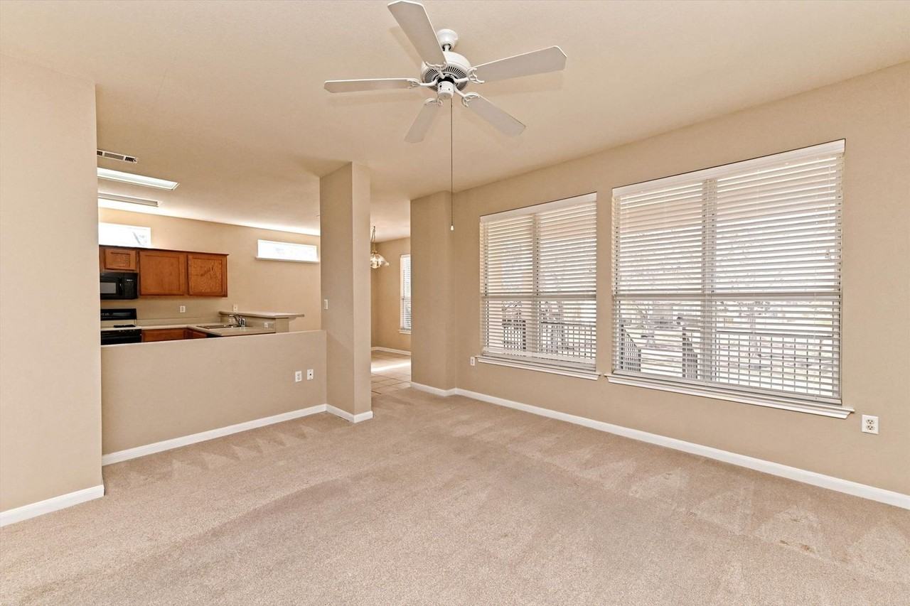 117 Larkspur Ln - Photo 5 of 37