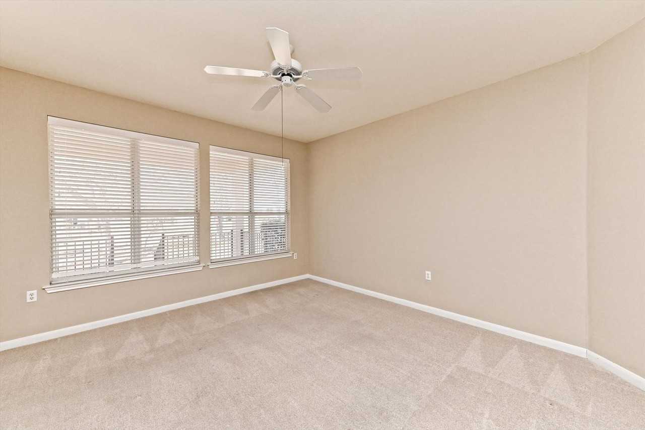 117 Larkspur Ln - Photo 6 of 37