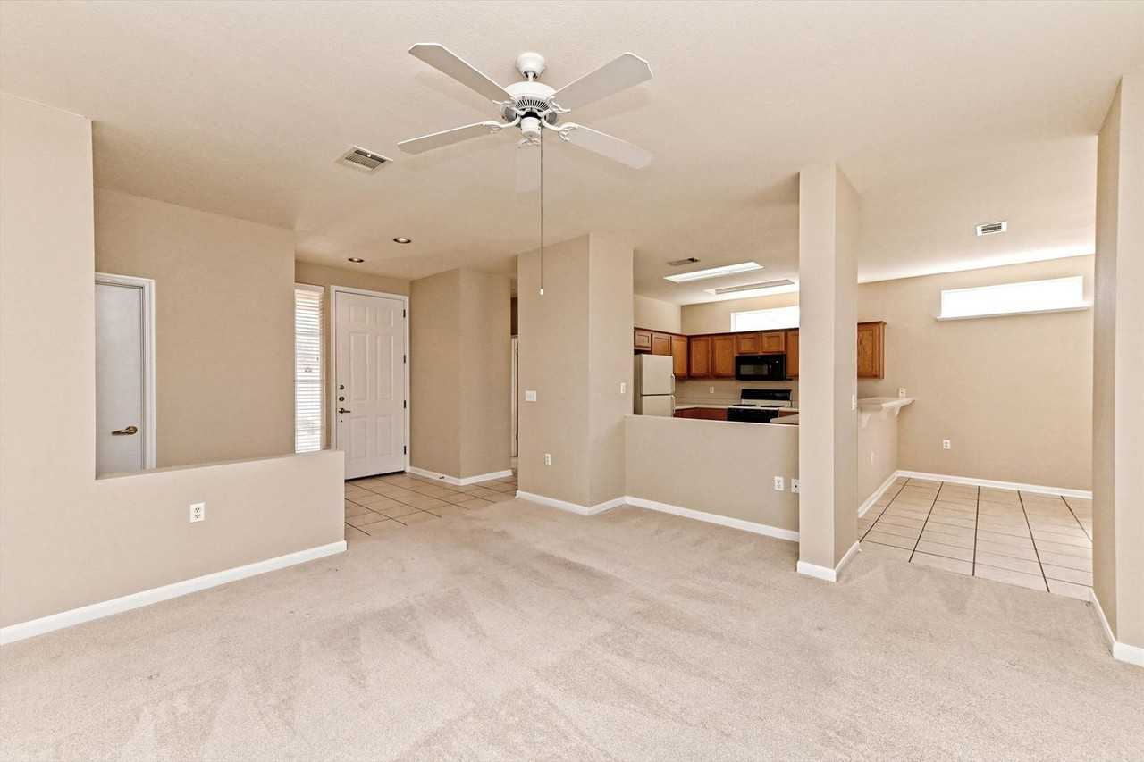 117 Larkspur Ln - Photo 7 of 37