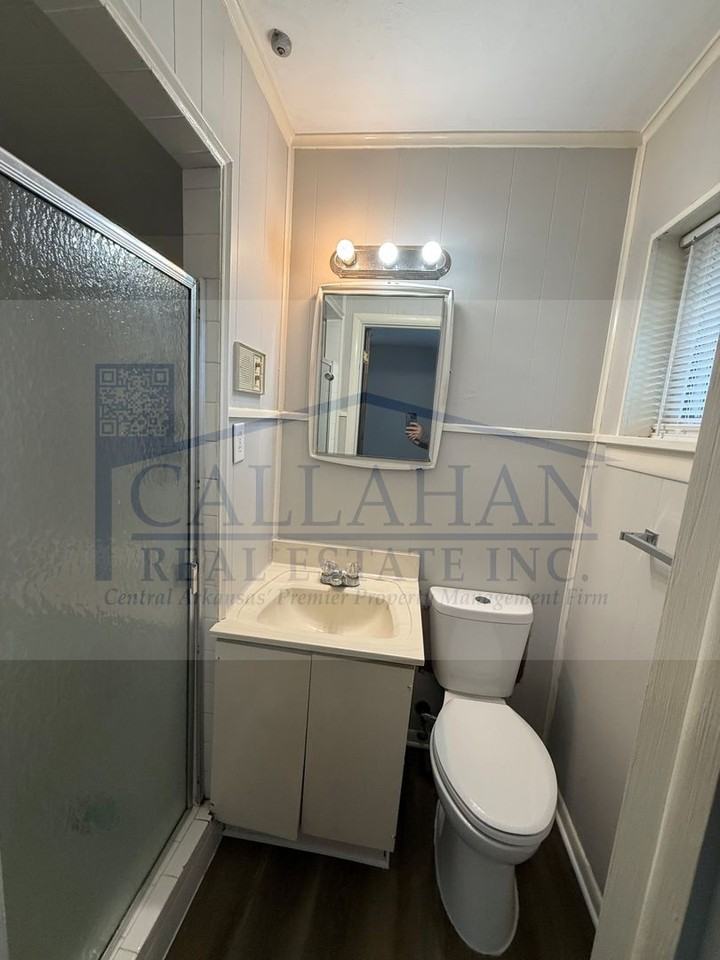 4417 Hazelwood Rd - Photo 3 of 19