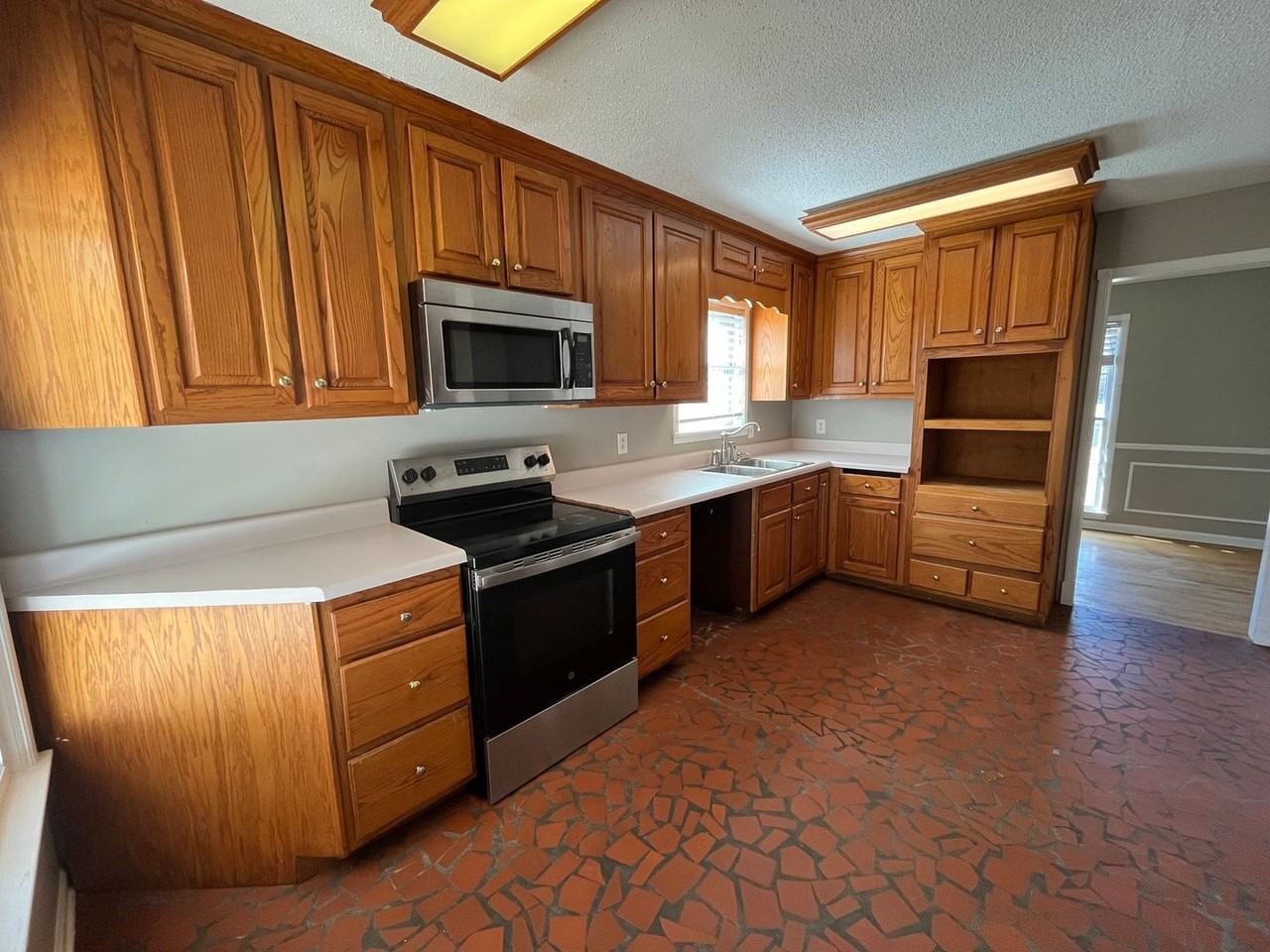 8924 Chesterfield Dr - Photo 3 of 14