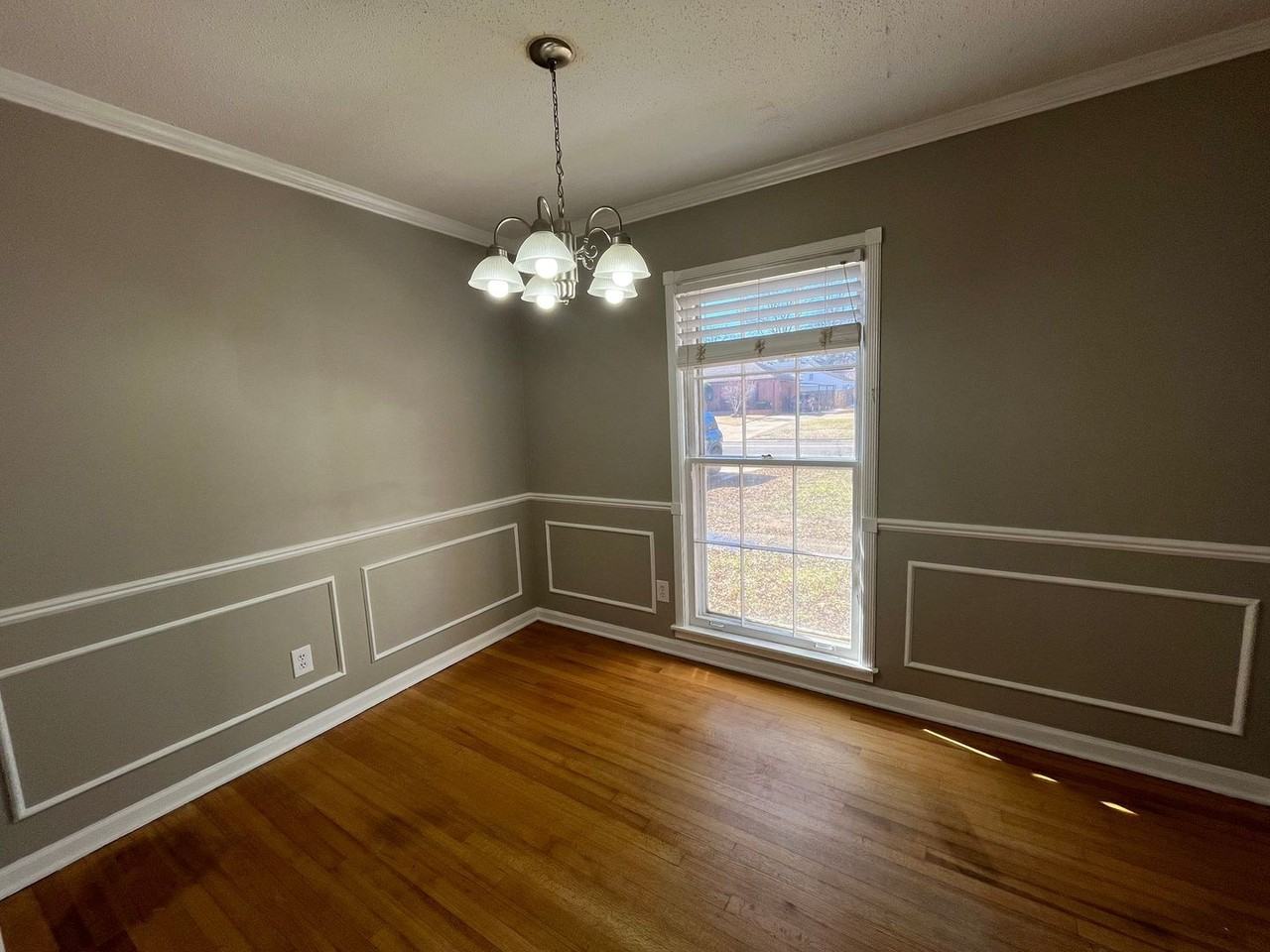 8924 Chesterfield Dr - Photo 4 of 14