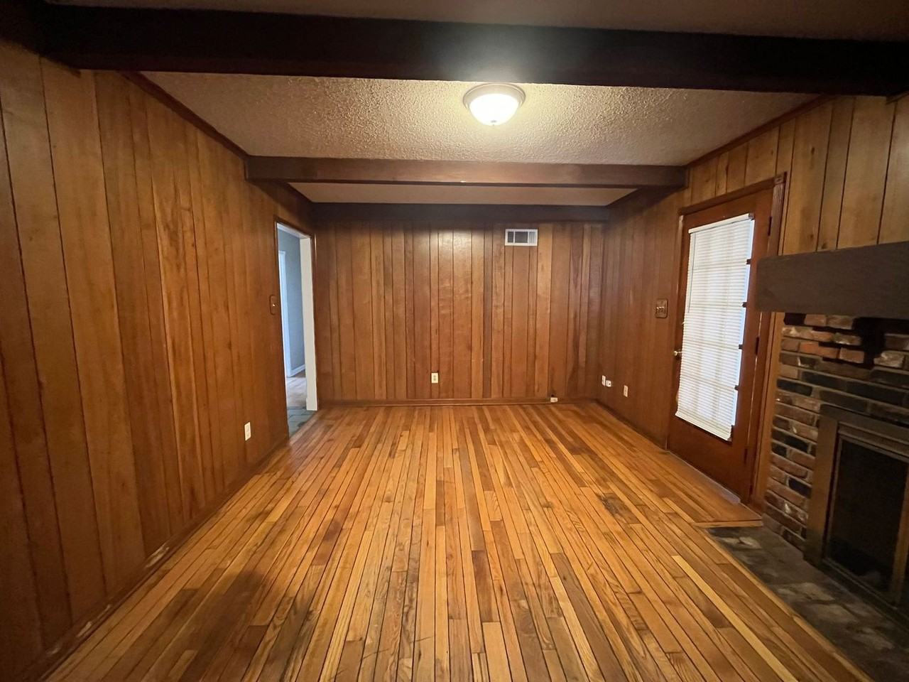 8924 Chesterfield Dr - Photo 5 of 14