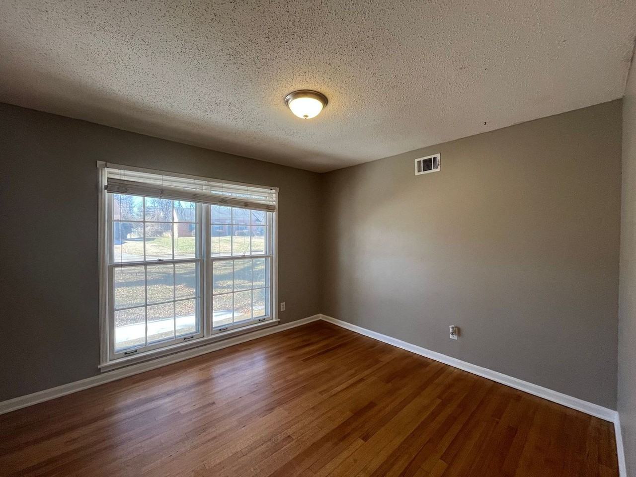 8924 Chesterfield Dr - Photo 7 of 14