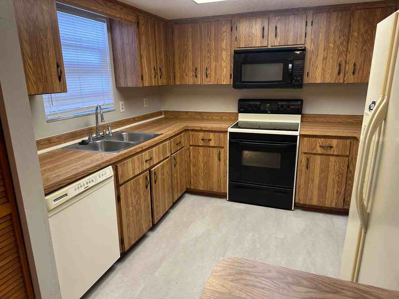 2106 Ken Ct - Photo 3 of 15