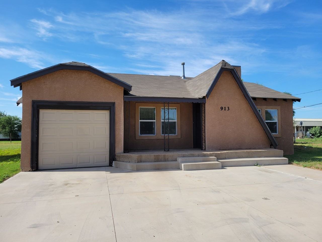 913 E Brady Ave - Photo 2 of 16