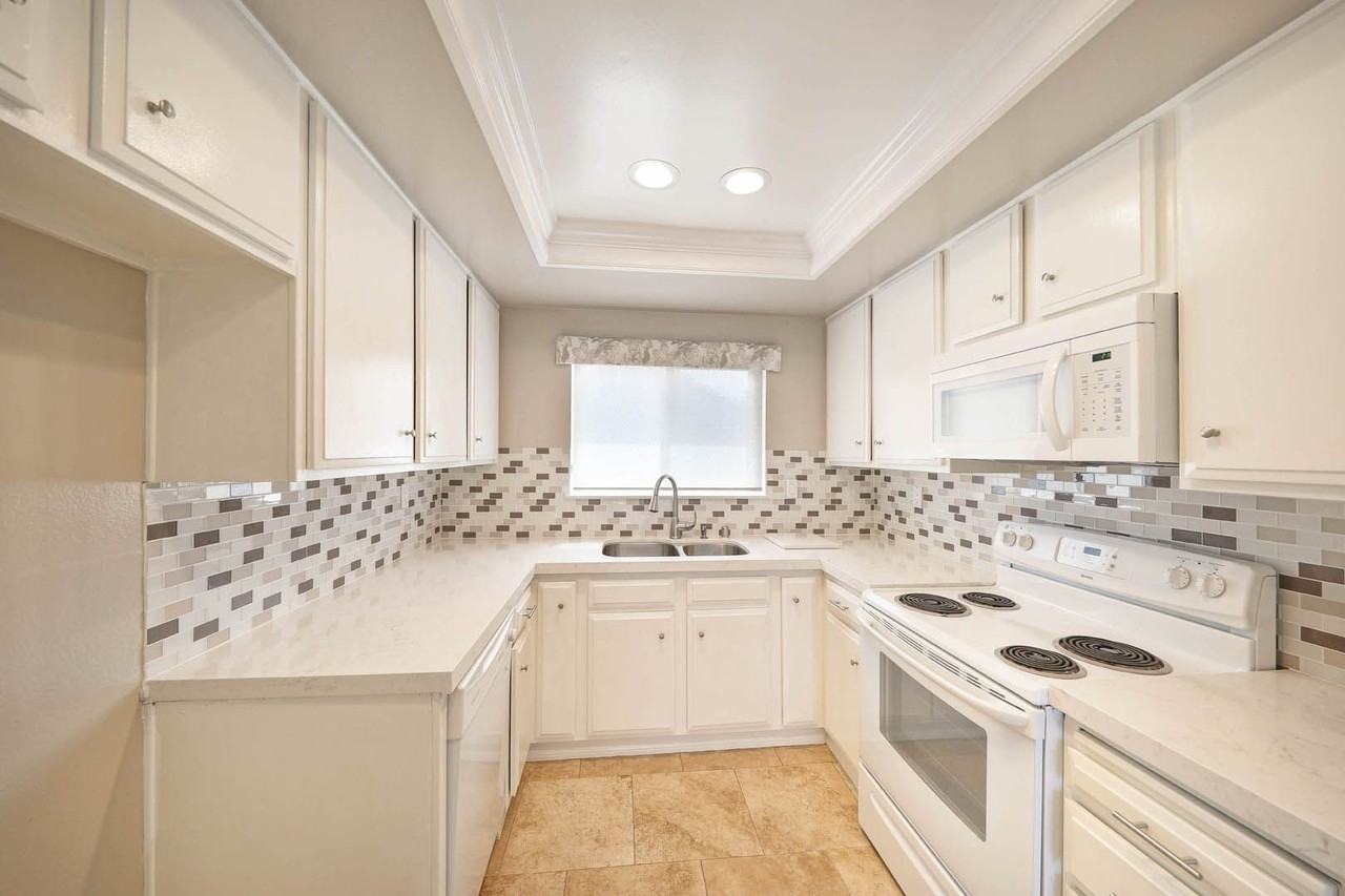 617 Shasta Ln - Photo 5 of 11