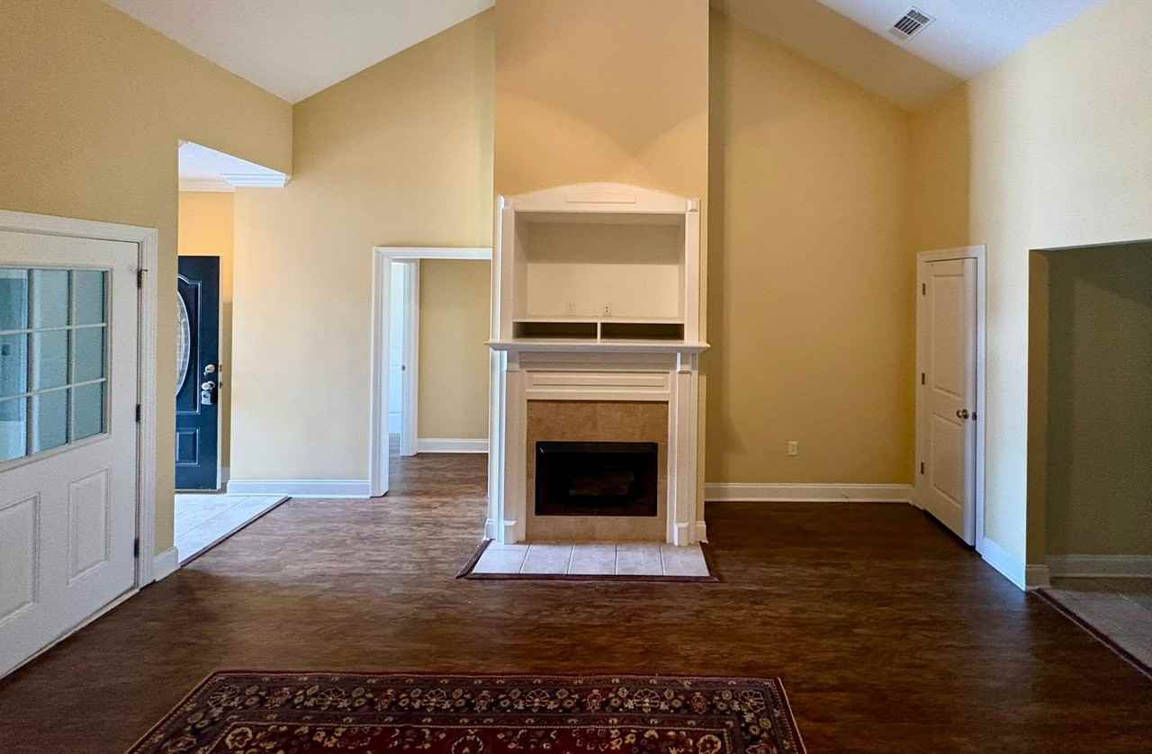 113 Ledbury Cv - Photo 2 of 11