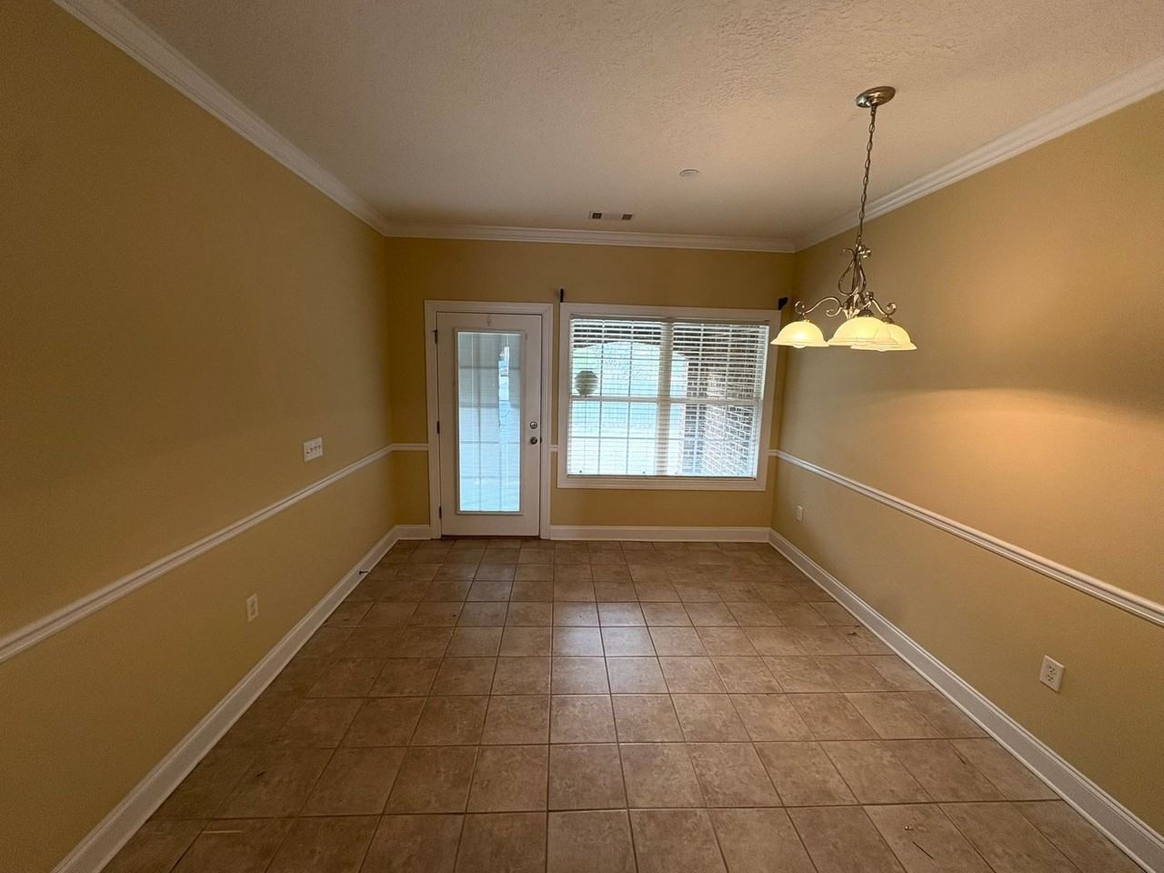 113 Ledbury Cv - Photo 3 of 11