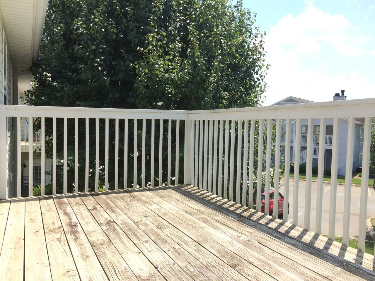 126 River Oaks Ct - Photo 3 of 11