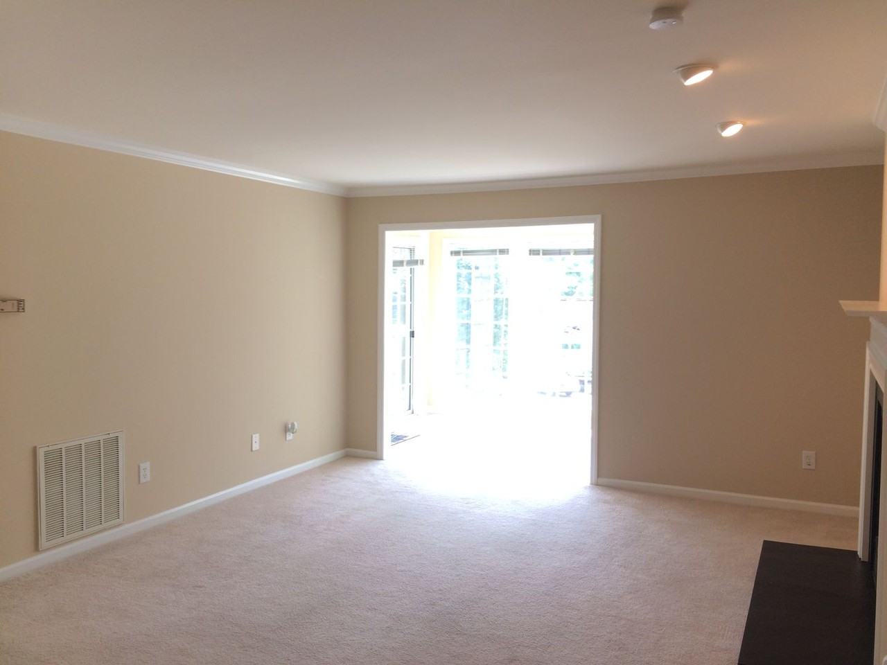 126 River Oaks Ct - Photo 5 of 11