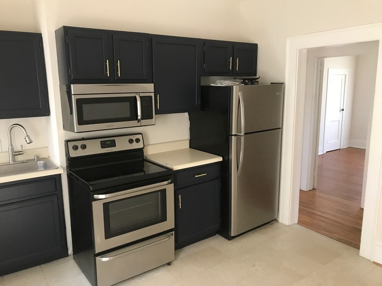 1545 Thomas Ave - Photo 5 of 11