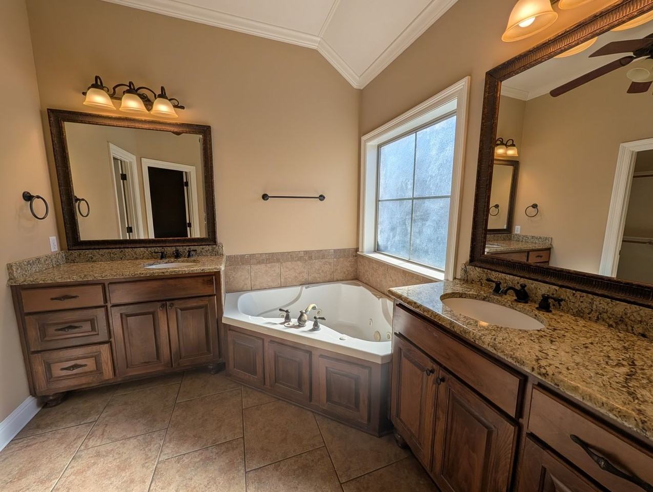 5303 Barberry Ln - Photo 6 of 12