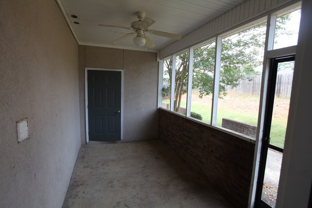 348 Jack Hampton Dr - Photo 7 of 12