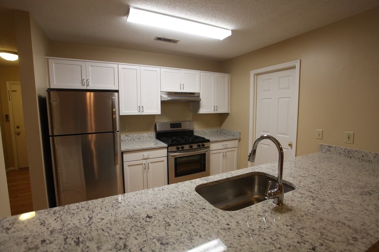 2109 Henderson Dr - Photo 3 of 12